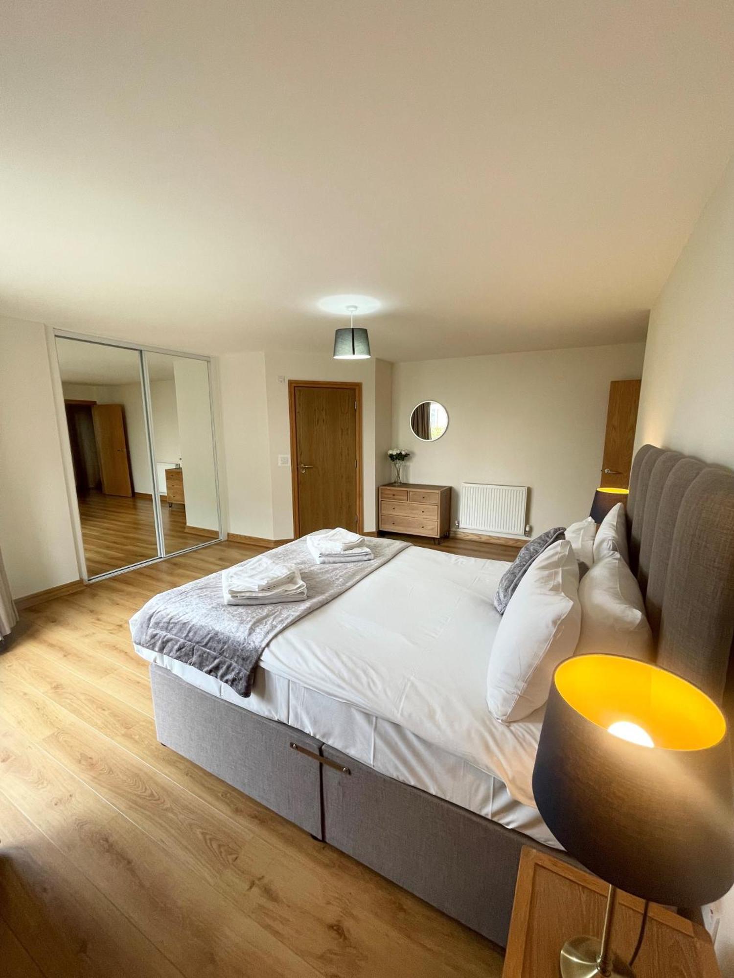 Blue Sky Apartments@Guildford Town Centre Buitenkant foto